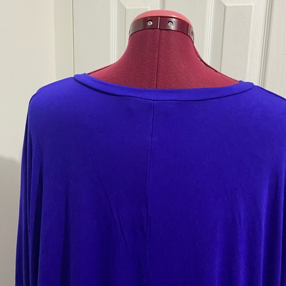 ZENANA woman blue knit oversized, short sleeves pullover top. Size L. Used. - Picture 4 of 6